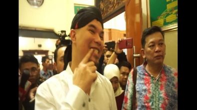 Ahmad Dhani Datang ke Sidang Kasus 'Idiot' Salam Dua Jari Pulang Sakit Gigi