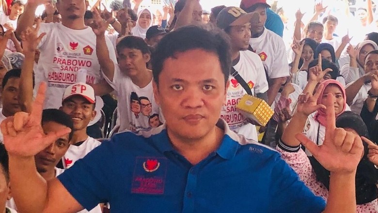 Aksi Prabowo Buka Baju di Subang, Habiburokhman: Oom Prabs memang 'keren bingit'