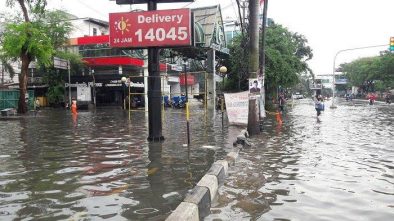Anies Baswedan Dibully Netizen dan Bandingkan Jaman Ahok Terkait Banjir Genangi Beberapa Kawasan di Jakarta