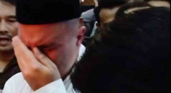Asam Urat Ahmad Dhani Makin Parah, Buang Air Kecil Pakai Botol