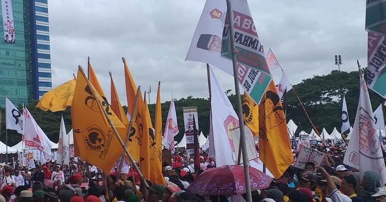 Golkar Akan Usut Bendera Partai Saat Kampanye Akbar Prabowo di Makassar