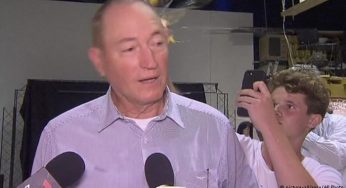 Pemuda Pelempar Telur ke Senator Rasis Australia jadi Pahlawan dan Dapat Donasi