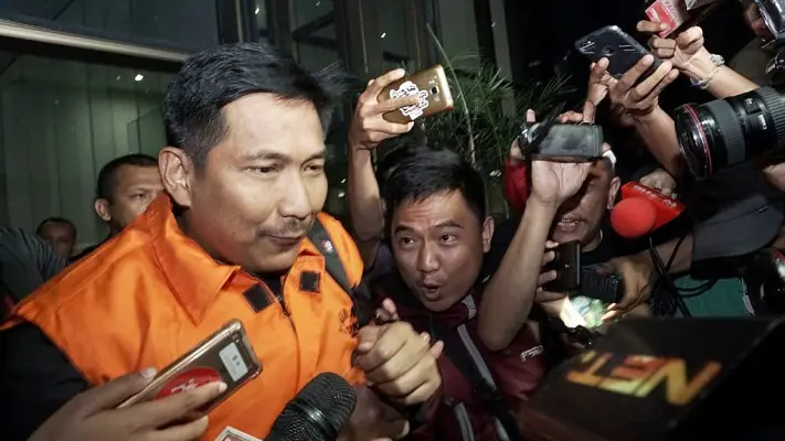 Serangan Fajar Tak Berhenti di Bowo, Korupsi Libatkan Politisi Selalu Berulang