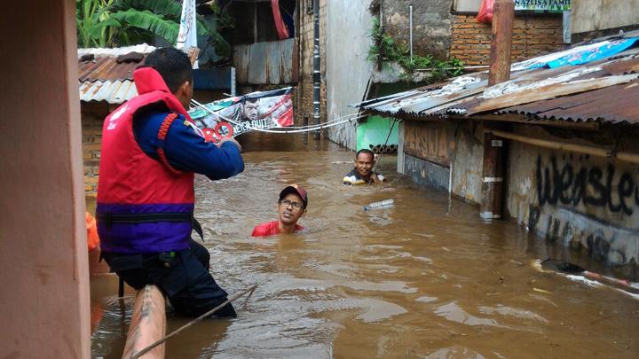 7 RW di Pejaten Timur Jakarta Selatan Terendam Air Hingga 3,7 Meter