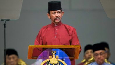 Brunei Resmi Berlakukan Hukuman Rajam Bagi LGBT Hingga Penista Islam