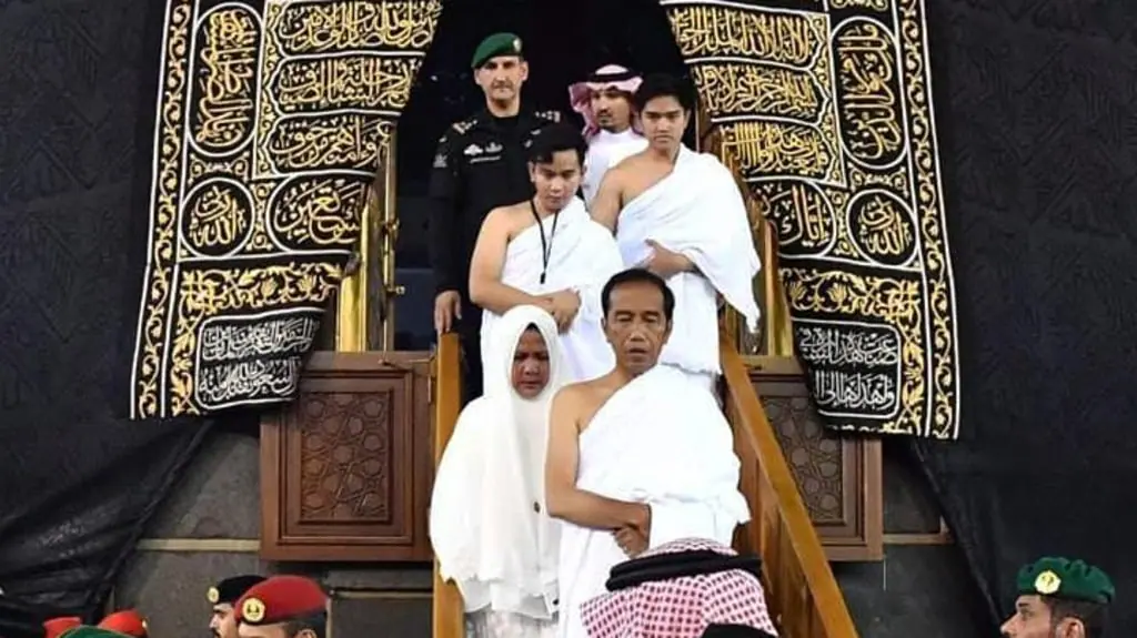 Cerita Jokowi Tak Pernah Bayangkan Dalam Hidupnya Salat di Dalam Ka'bah