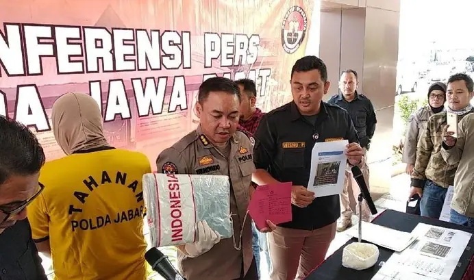 Diciduk Penyebar Hoaks 'Polisi Buka Paksa Kotak Suara Dihadang FPI'