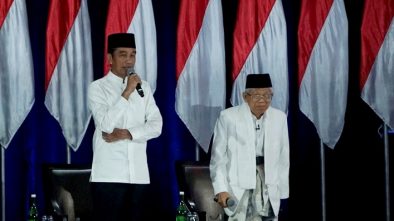 Jelaskan Soal Ekonomi Makro pada Sandiaga, Jokowi: Jangan Ibu Ini, Ibu Itu...