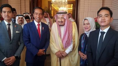 Tiba di Arab Saudi, Presiden Jokowi dan Keluarga Bertemu Raja Salman