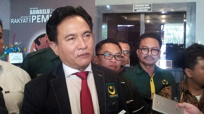 Yusril Jadi Pengacara Firza Husein Dalam Kasus Makar
