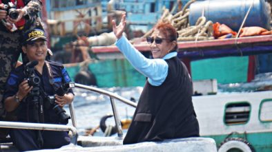 Aksi Susi Pudjiastuti Tenggelamkan 13 Kapal Pencuri Ikan Asal Vietnam