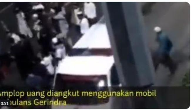 Beredar Video Viral Pembagian Duit Massa 22 Mei Dari Ambulance, Ini Komentar Warganet