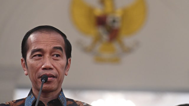 Jokowi Tanggapi Bambang Widjojanto: Jangan Senang Merendahkan Sebuah Institusi