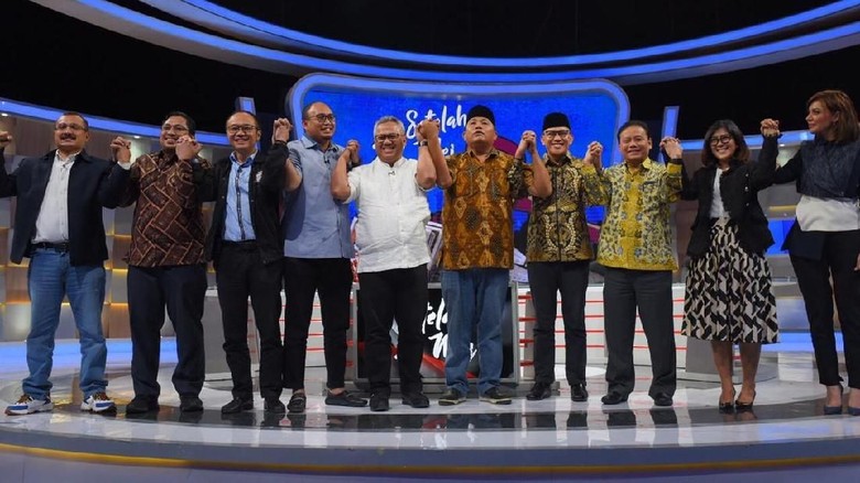 Kocak Video BPN Prabowo Serah-Terimakan Ferdinand Demokrat ke TKN Jokowi