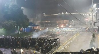 Usai Rusuh Aksi 22 Mei, Puing dan Batu Penuhi Jalan MH Thamrin Jakarta