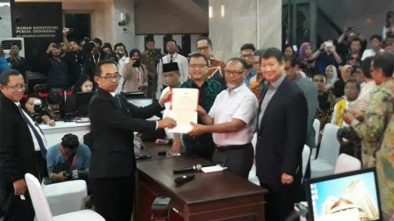 Imbauan Jokowi Pakai Baju Putih ke TPS Termasuk Dalam Salah Satu Gugatan Prabowo ke MK
