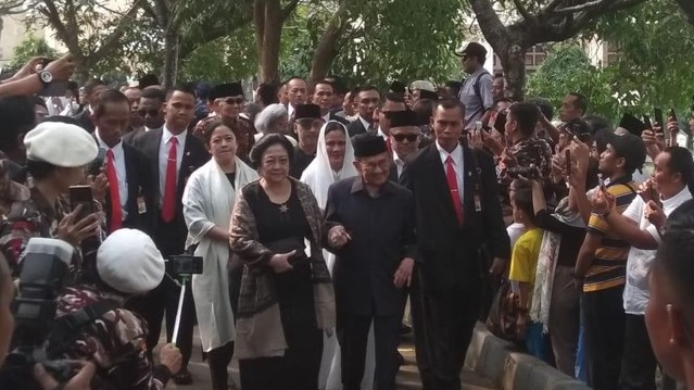 Megawati Soekarnoputri Hadiri Pemakaman Ani Yudhoyono di TMP Kalibata