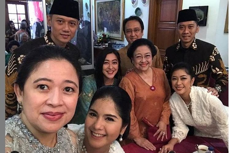 Momen Lebaran, Megawati dan Anaknya Foto Bareng Dengan Dua Putra SBY