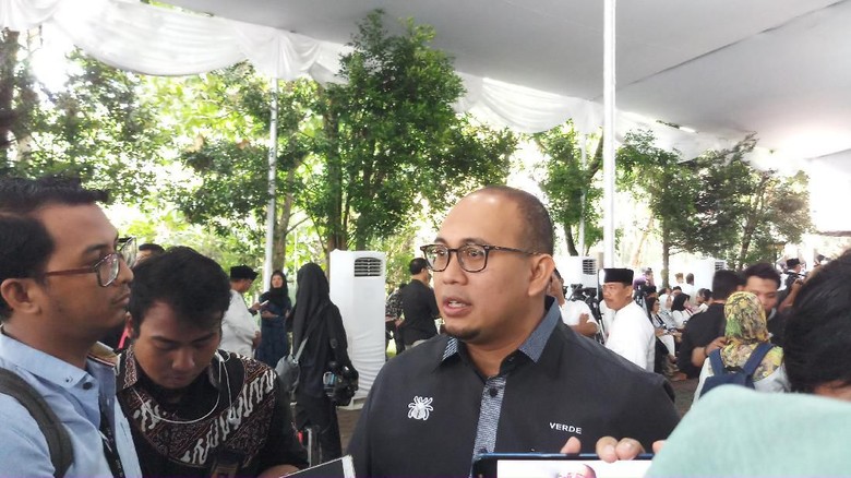 Prabowo-Sandi Tak Hadiri Pemakaman Ani Yudhoyono Sebab Masih di Luar Negeri