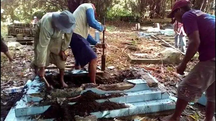 Viral Caleg Gagal Partai Gerinda Suruh Bongkar 4 Makam dari Tanahnya