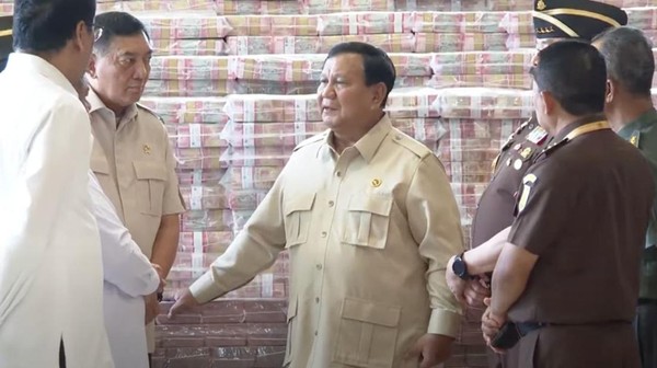 Kejaksaan Agung Serahkan Uang Rp 13 T ke Presiden Prabowo