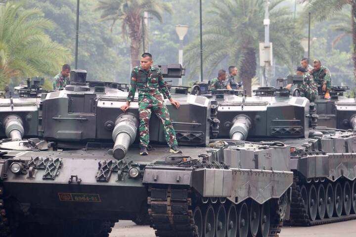 Musibah Prajurit jatuh dari Tank saat Persiapan HUT ke-80 TNI