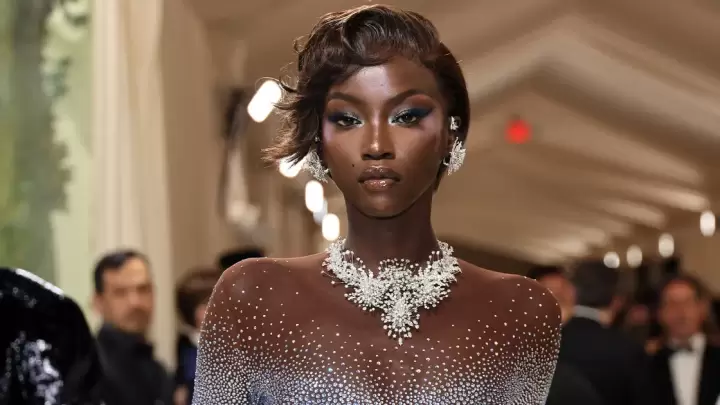 Anok Yai Pemenang Model of The Year dalam Fashion Award 2025