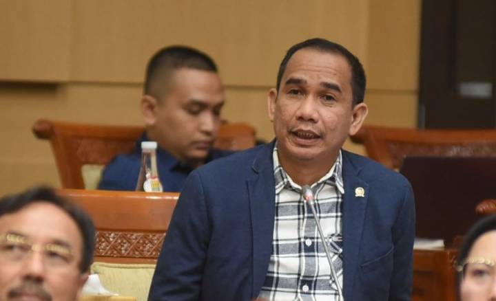 Anggota DPR Menolak Rencana Pemerintah Tunjuk Kapolri tanpa Persetujuan DPR