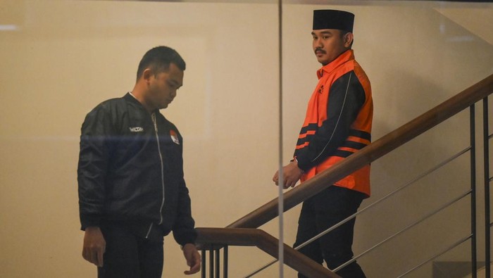 Bupati Bekasi Ade Kuswara Kunang di Tangkap Komisi Pemberantasan Korupsi