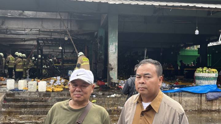 Pedagang Pasar Induk Kramat Jati Mengatakan Asal Mula Kebakaran Besar