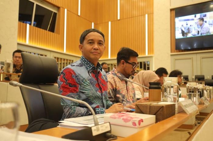 Usman Husin Minta Raja Juli Antoni untuk Mundur dari Jabatan Menteri Kehutanan