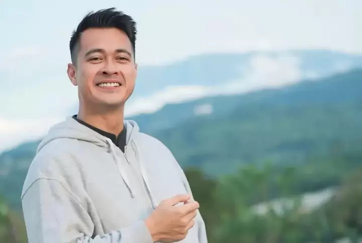 Artis Eza Gionino Dikaitkan dengan Cerita Buku Broken Strings Karya Aurelie Moeremans