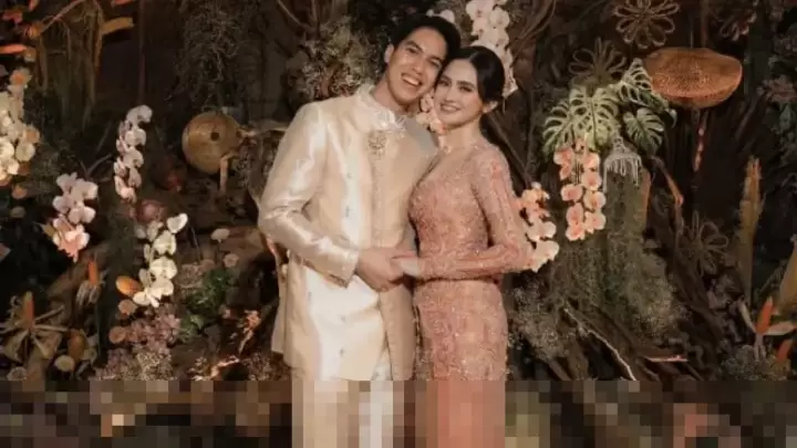 Kebahagiaan Lagi Dirasakan oleh El Rumi dan Syifa Hadju Resmi Menggelar acara Lamaran