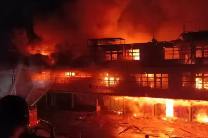 Kebakaran Besar Melanda Pasar Kasongan, 15 Rumah dan Ruko Terbakar