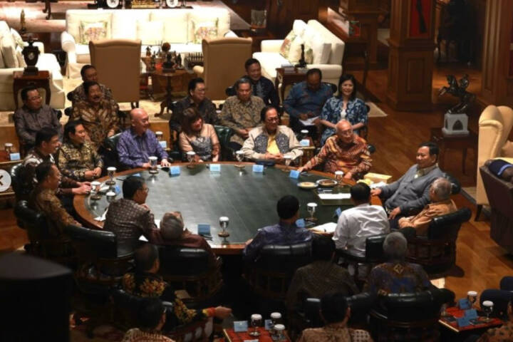 Prabowo Undang 22 Pengusaha ke Hambalang, Bahas Peran Strategis Industri Tekstil dan Mamin