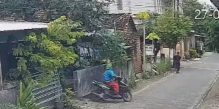 Pencurian Sepeda Motor dengan Modus Menyamar sebagai Badut Terjadi di Desa Sogo