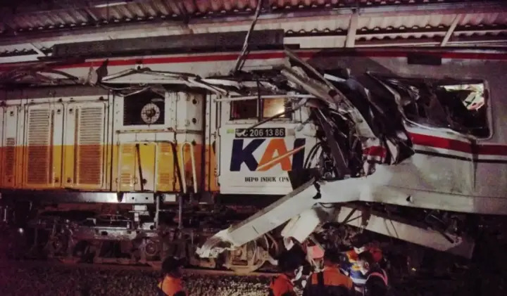 KA Argo Bromo Anggrek Tabrak KRL di Bekasi Timur, Puluhan Penumpang Alami Luka-luka