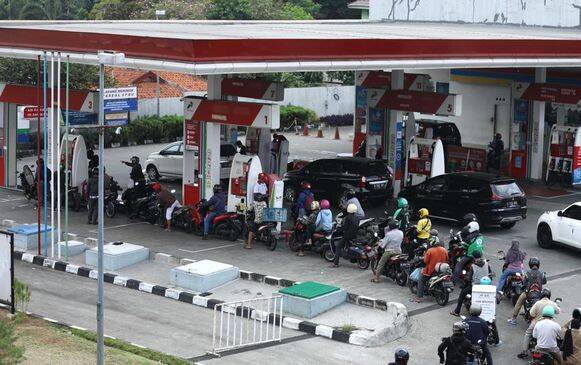 Makin Kritis, Pemerintah Resmi Batasi Pertalite-Solar Maksimal Mobil 50 Liter/Hari