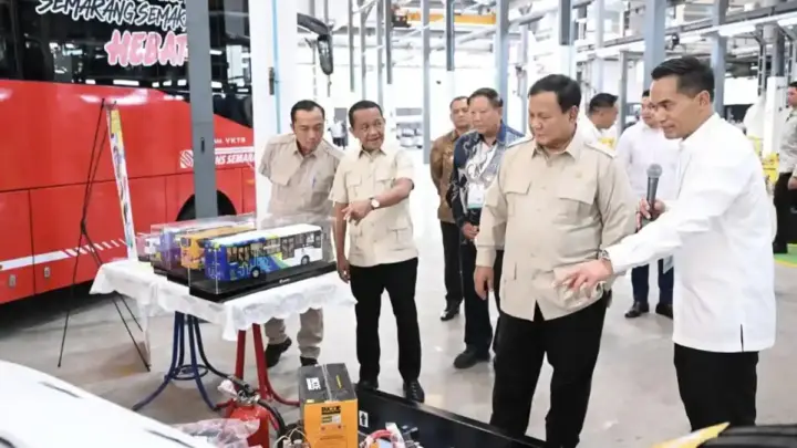 Prabowo Resmikan Pabrik Mobil Listrik Milik PT VKTR Teknologi Mobilitas Tbk di Magelang