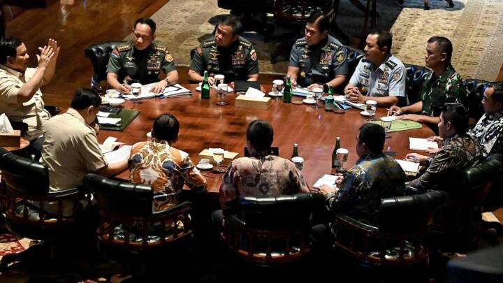 Presiden Prabowo Subianto Kumpulkan Menhan dan TNI-Polri, Bahas Pendidikan Juga Pertahanan