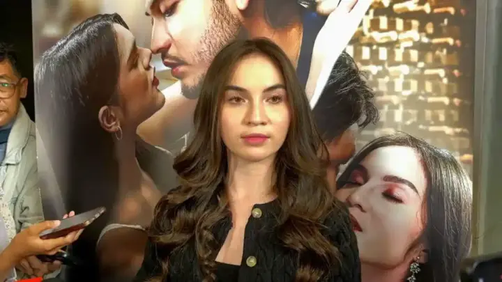 Elina Joerg Akui Banjir DM Usai Adegan Panas di Series Terbaru